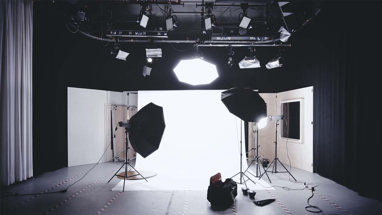 Foto van studio met alle verlichting aan